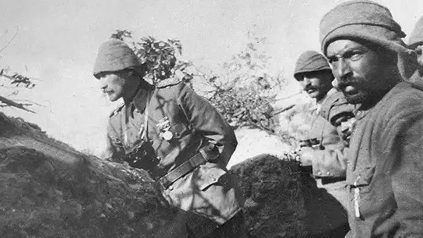 gördük. tanrı seviyesine çıkardığınız ingilizleri sikti geçti