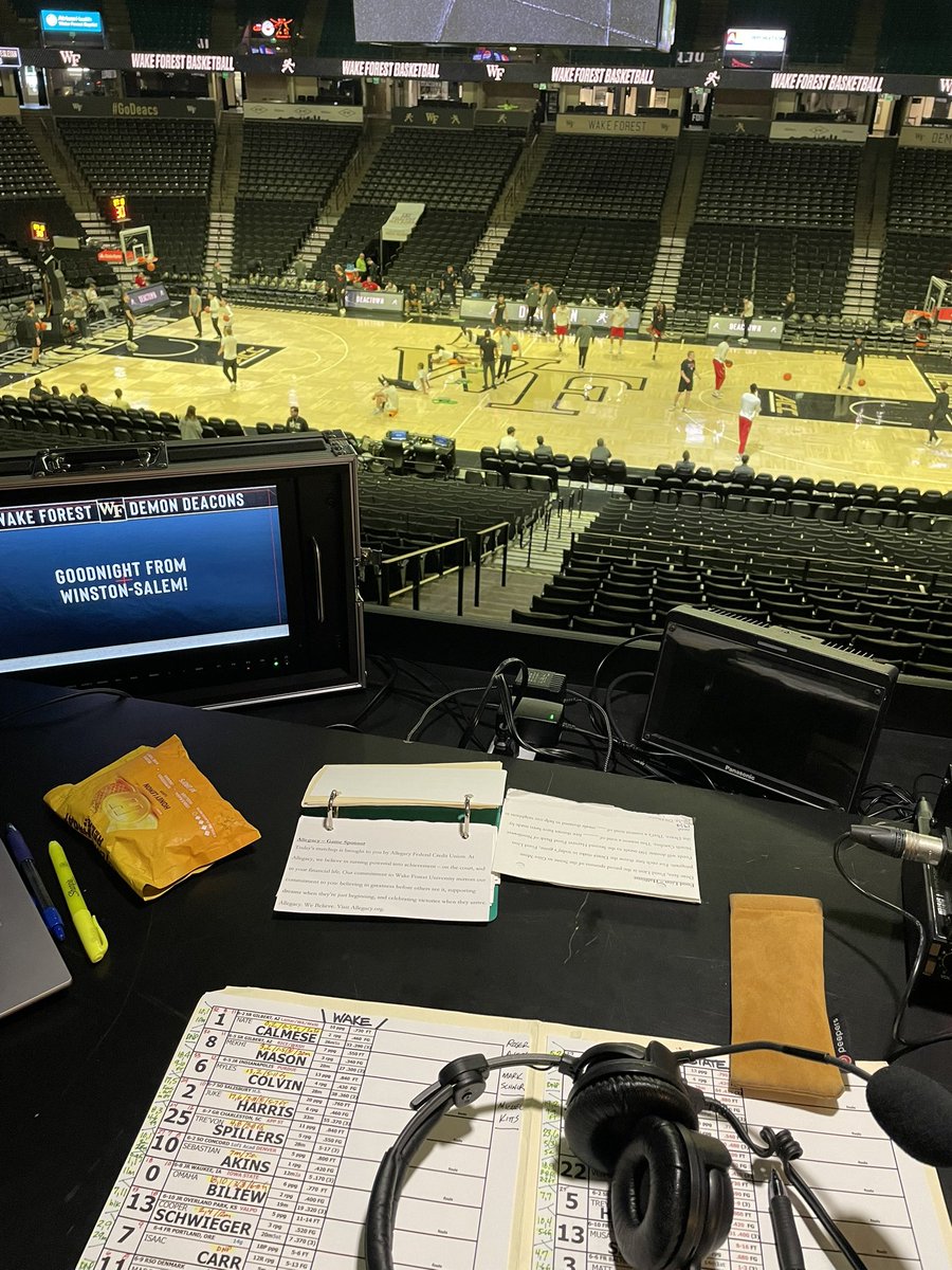 StanCottenWF's tweet image. Can’t keep this hillbilly and his truck away on a snow day! In position and ready for @WakeMBB and State @accmbb. Join @ForbesWakeHoops @Wyatt_Kopelman and me at 11:30 for Deacon Courtside. See you in moments on the radio!
#GoDeacs 🎩🏀🎙
#BeatThePack