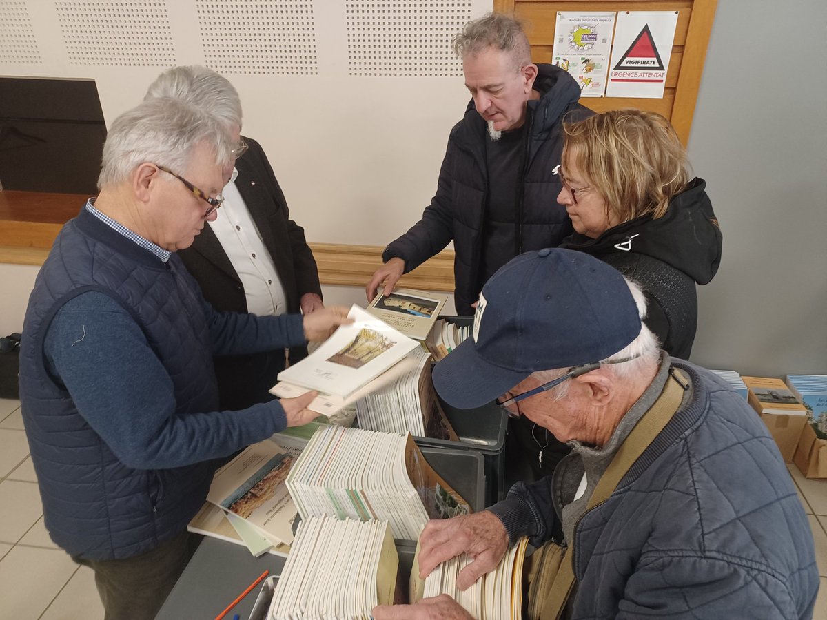 MATP_ARDECHE's tweet photo. Beau succès pour l’AG de MATP à la salle Triolet de Chomérac 👏
Actions 2025, projets 2026–2027, parole aux adhérents (P. Duclaux, animation P. Garel), bilan financier, CA renouvelé et projection du doc La belle eau du Bois Lantale avec S. Debard. Merci à tous ! 🙏 https://t.co/rh3EWMx7ev