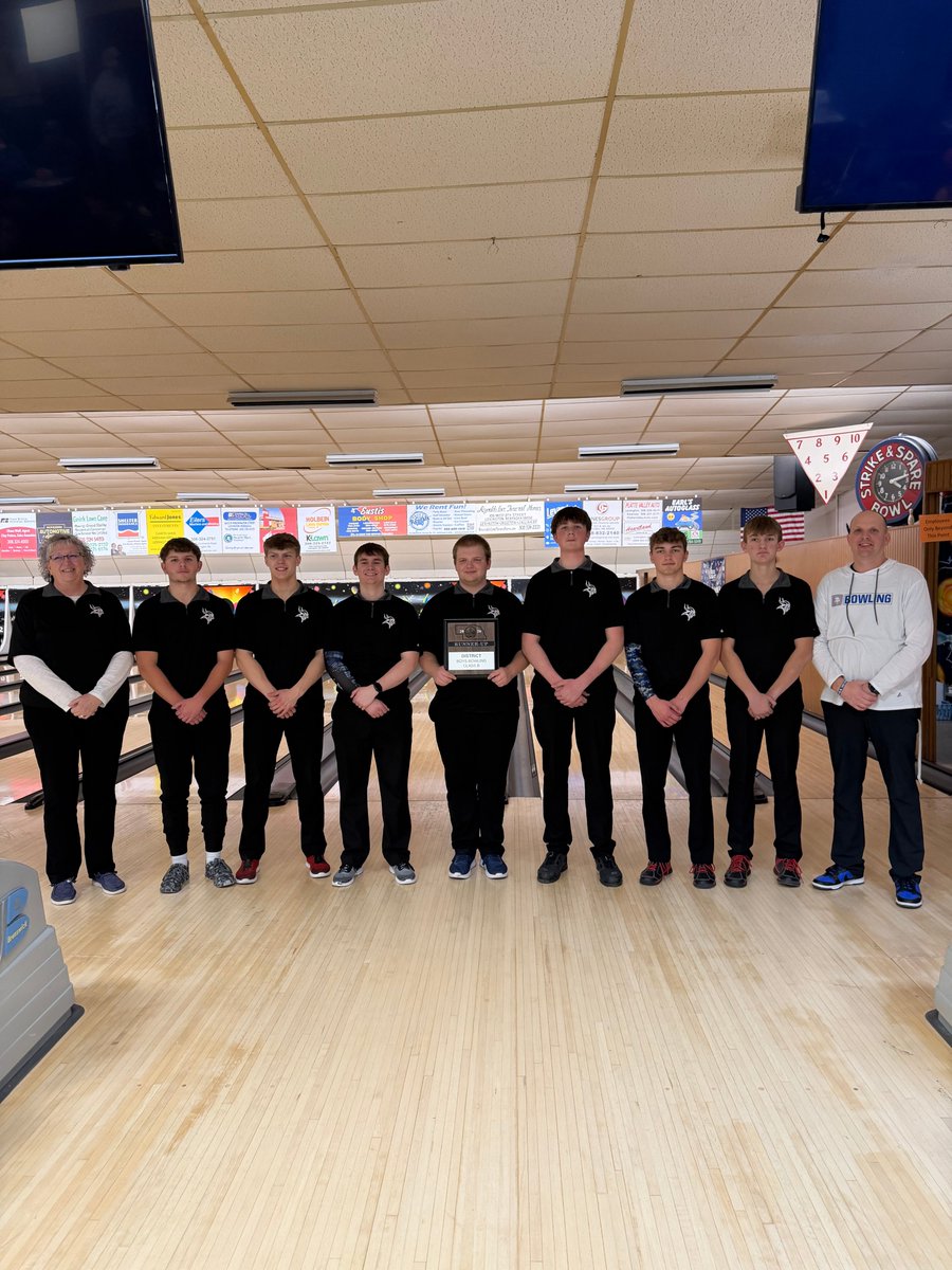 LakeviewBowling's tweet photo. Some images from Wednesday's Boys Districts at Lexington. #lakeviewvikes https://t.co/XupEaboDYn