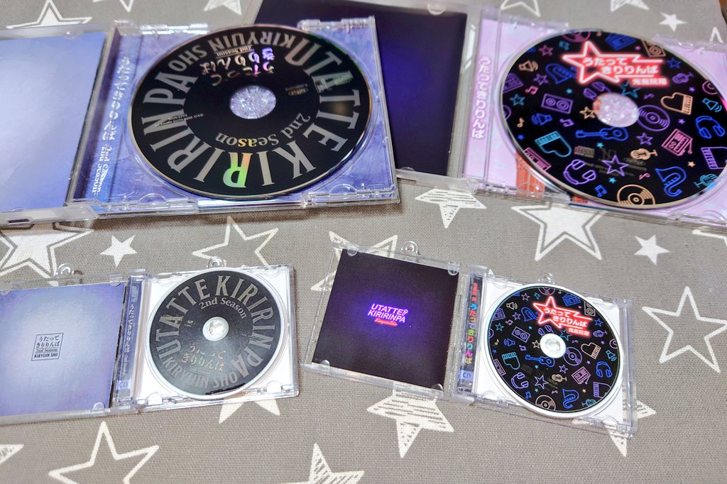sachi521gb's tweet photo. 深夜のハンドメイド✨
やぁっとミニCDキーホルダーを買えたから“うたってきりりんぱ”で作ってみた😊
また再販したら次はボンバーさんで作りたいなー。 https://t.co/8B0DQUve0E