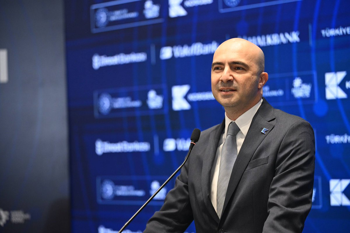Kosgeb's tweet photo. KOBİ’lerimize Refinansman Desteği! 🤝

KOBİ’lerin nakit akışlarına pozitif katkı sunacak KOSGEB & @KGFTurkiye kefaletli refinansman fırsatı bankalarımız iş birliğiyle sunuluyor! 🚀

💼 Finansman Detayları:

🔹 12,5 milyon TL’ye kadar kredi
🔹 % 80 Kefalet 
🔹 48 aya varan vade
🔹 6 ay anapara ödemesiz dönem
🔹 Yıllık % 36 maliyet

✅ Kimler Başvurabilir?

Faaliyet kârı pozitif olan ve kredi ödemelerinde 30 günü aşan gecikmesi bulunmayan KOBİ’ler

🏭 Desteklenen Sektörler:

İmalat | Telekomünikasyon | Yazılım & Danışmanlık | Bilişim | Ar-Ge

🏦 Programa Dahil Bankalar:

@ziraatbankasi | @VakifBank | @Halkbank | @isbankasi | @GarantiBBVA | @Akbank | @YapiKredi | @qnbtr | @DenizBank 

📌 Başvurular, programa dahil banka şubeleri üzerinden yapılmaktad��r.

📞 Detaylı bilgi için ilgili banka şubenizle iletişime geçebilirsiniz.

#KOSGEBYanında💫