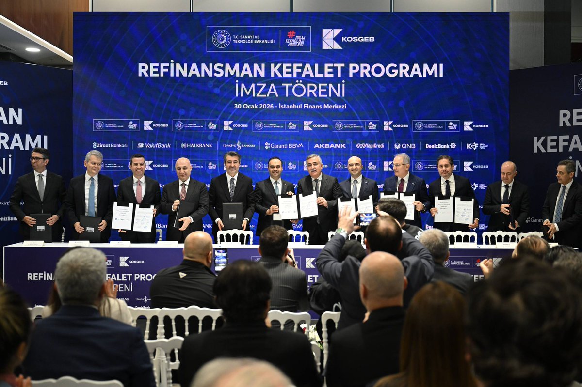 Kosgeb's tweet photo. KOBİ’lerimize Refinansman Desteği! 🤝

KOBİ’lerin nakit akışlarına pozitif katkı sunacak KOSGEB & @KGFTurkiye kefaletli refinansman fırsatı bankalarımız iş birliğiyle sunuluyor! 🚀

💼 Finansman Detayları:

🔹 12,5 milyon TL’ye kadar kredi
🔹 % 80 Kefalet 
🔹 48 aya varan vade
🔹 6 ay anapara ödemesiz dönem
🔹 Yıllık % 36 maliyet

✅ Kimler Başvurabilir?

Faaliyet kârı pozitif olan ve kredi ödemelerinde 30 günü aşan gecikmesi bulunmayan KOBİ’ler

🏭 Desteklenen Sektörler:

İmalat | Telekomünikasyon | Yazılım & Danışmanlık | Bilişim | Ar-Ge

🏦 Programa Dahil Bankalar:

@ziraatbankasi | @VakifBank | @Halkbank | @isbankasi | @GarantiBBVA | @Akbank | @YapiKredi | @qnbtr | @DenizBank 

📌 Başvurular, programa dahil banka şubeleri üzerinden yapılmaktad��r.

📞 Detaylı bilgi için ilgili banka şubenizle iletişime geçebilirsiniz.

#KOSGEBYanında💫