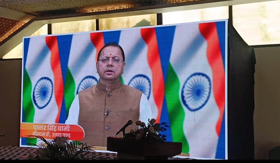 cleanganganmcg's tweet photo. गंगा की स्वच्छता, अब एक राष्ट्रीय चेतना का रूप ले चुकी है। इसी दिशा में आज ऋषिकेश में राष्ट्रीय स्वच्छ गंगा मिशन (एनएमसीजी), जल शक्ति मंत्रालय, भारत सरकार तथा नमामि गंगे उत्तराखण्ड ने संयुक्त रूप से “स्लज मैनेजमेंट” विषय पर एक दिवसीय कार्यशाला का आयोजन किया।

 इस कार्यशाला का उद्देश्य उत्तराखण्ड राज्य में स्लज प्रबंधन से जुड़ी वर्तमान व्यवस्थाओं की समीक्षा करना तथा इस क्षेत्र में मौजूद चुनौतियों और अवसरों पर गहन चर्चा करना रहा। विशेषज्ञों ने वैज्ञानिक एवं तकनीकी दृष्टिकोण से स्लज प्रबंधन की नई पद्धतियों, नवाचारों और व्यावहारिक मॉडल्स पर अपने विचार साझा किए।

#NamamiGange #SludgeManagement #WastewaterManagement
#SustainableSanitation
#EnvironmentalGovernance
#CleanRivers #Uttarakhand #Rishikesh