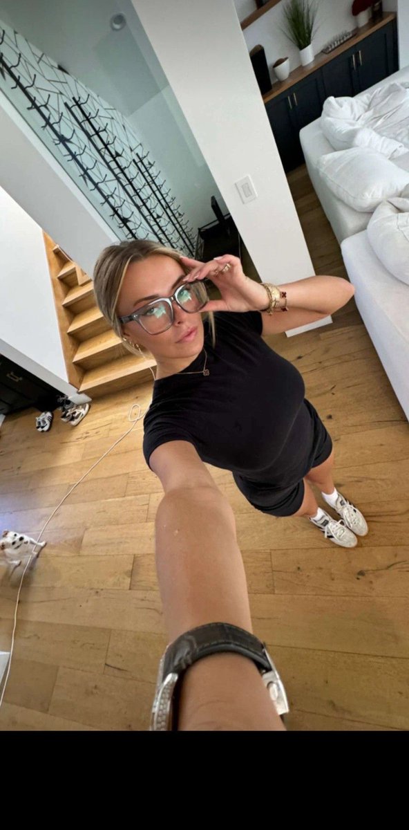 JulietMich81259's tweet photo. @helyalii Hello Im new here single ready to have fun or fwb https://t.co/pS6Fcx59d5