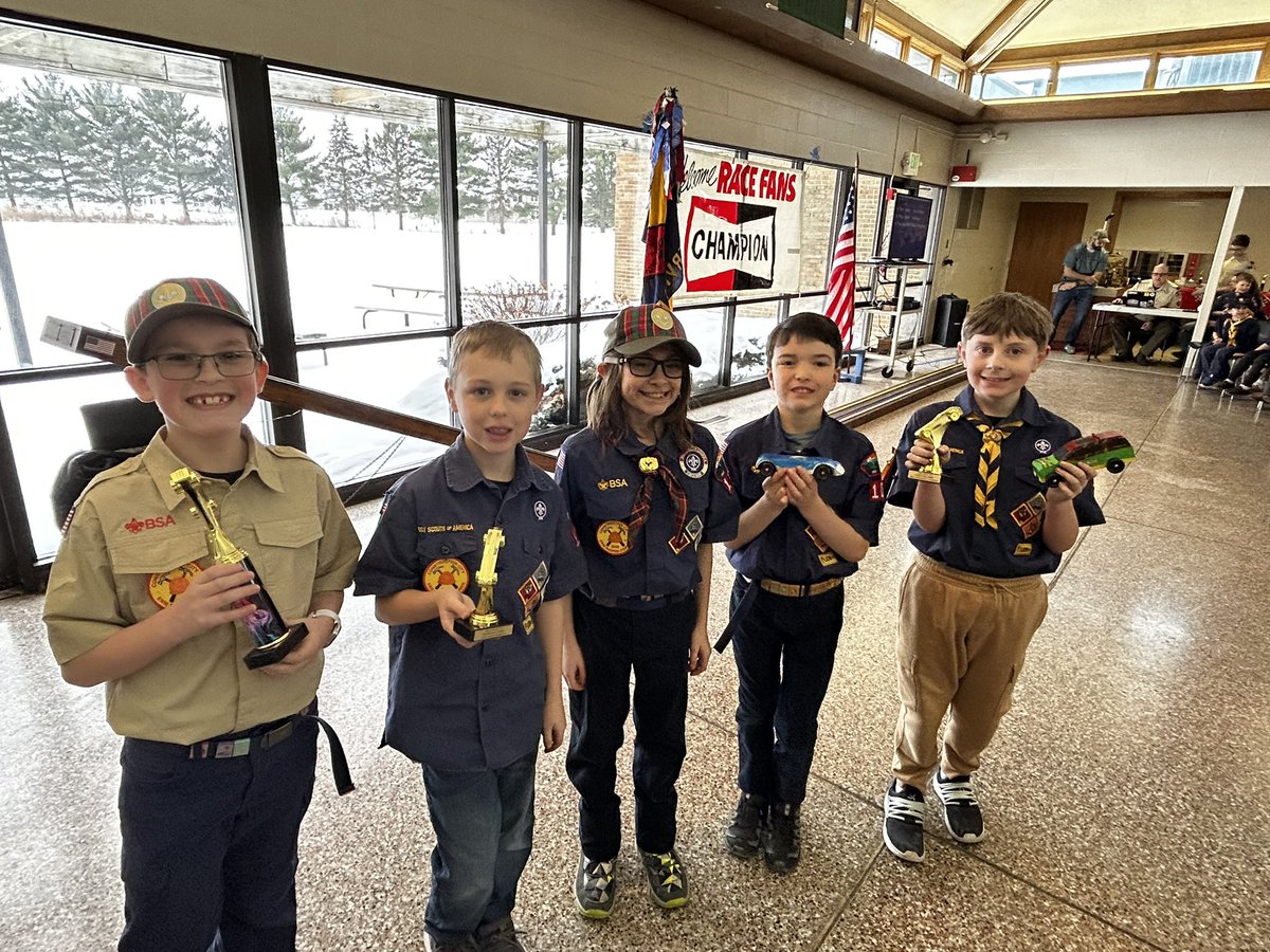 MrsBoyleAWLS's tweet photo. Building character AND Pinewood Derby cars 🚗💨 The Portrait of a General values teamwork, curiosity, and grit — exactly what they practice every day in Cub Scouts! #ScoutLife #PortraitOfAGeneral #community https://t.co/C6IYkQEw6V