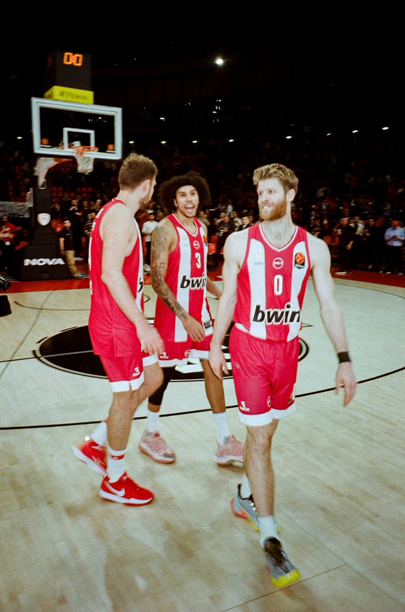 BrianPBosche's tweet image. Olympiacos BC on 35mm film 🎞️