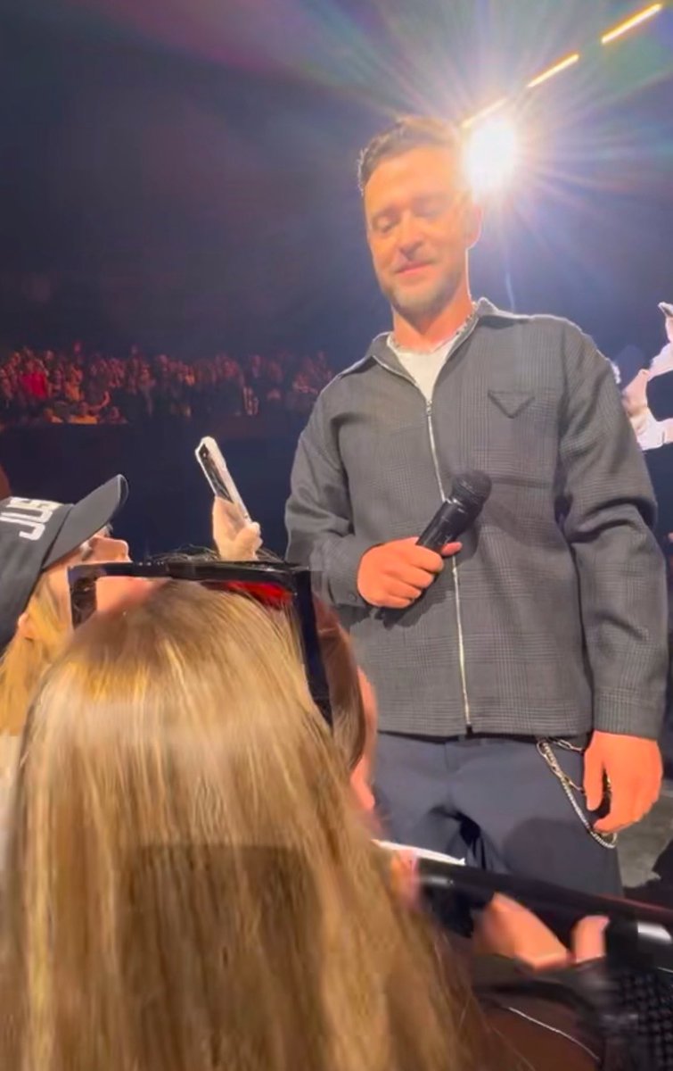 happy birthday to the best! justin’s music has always been what i cling to the most. his music is my most favorite stuff to listen to during any part of my day or week.

i feel so blessed that he shared his art and talent with the world, and i get to call myself a fan of him :)