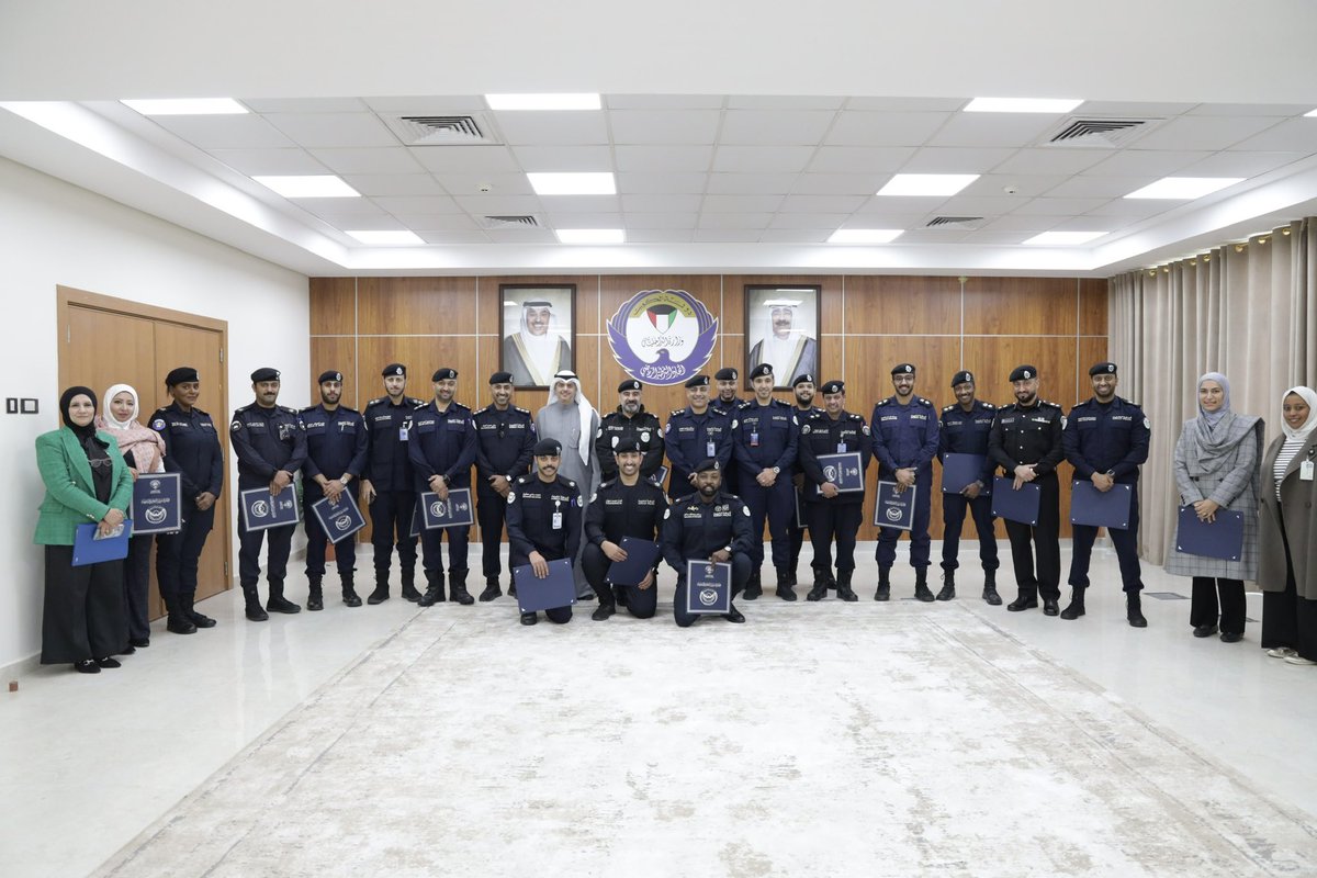 Bader_Alshallal's tweet photo. في ضوء التعاون مع وزارة الداخلية
تم تقديم دورة 
(مهارات العمل الجماعي وبناء الفرق)
والتي تهدف إلى تزويد المشاركين بالمفاهيم الاساسية لمهارات العمل وبناء الفرق وتعزيز التفاعل الإيجابي بين أعضاء الفريق
والتي عقدت لمنتسبي وزارة الداخلية
 كل الشكر للأخوة في قطاع شئون التعليم والتدريب https://t.co/M9VtYoAFjj