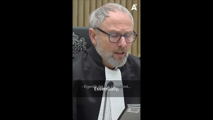 Rechter In Nederland spreekt fopstraf uit tegen zware Somalische crimineel. Vrouwelijk slachtoffer loopt huilend rechtzaal uit.
Rechter zou moeten vervolgd worden voor schuldig verzuim bij het uitvoeren van zijn ambt.