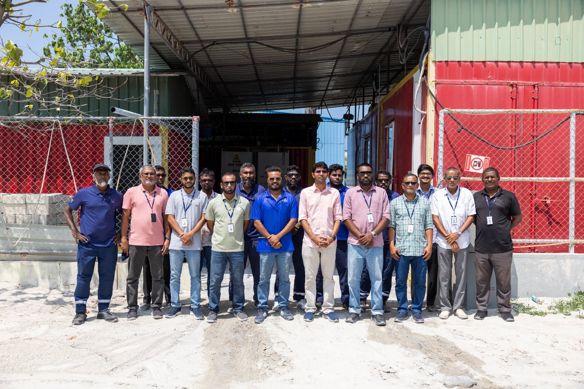 މި ކުންފުނި ހިންގެވުމާއި ޙަވާލުވެވަޑައިގެން ހުންނެވި ކުންފުނީގެ ޑެޕިއުޓީ މެނޭޖިންގ ޑިރެކްޓަރ، ޑރ. ޢަލީ އަޒްވަރާއި ކުންފުނީގެ ބައެއް އިސްވެރިން މިއަދު ވަނީ، ކ. ގުޅީފަޅަށް ޒިޔާރަތްކުރައްވައި، އެ ރަށުގައި ކަރަންޓުގެ ޚިދުމަތް ދެމުންދާ ގޮތް ބައްލަވާލައްވައި، ރަށުގައި ތިބި ސްޓެލްކޯގެ