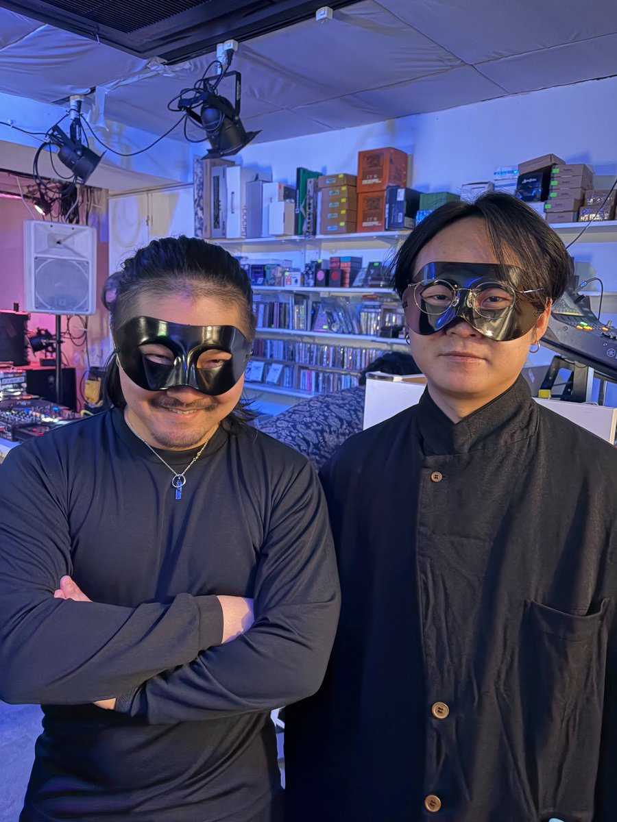 呼んでくれたLUCID AND THE FLOWERS、ume-rockさん、ご来場のみなさま、modのみなさまありがとうございました。ルシッドの唯一無二で耽美な世界観に惚れ惚れし、umeさんで楽しく踊れた良い一日でした。自分の写真すべて顔違うくて怖い。渋谷くんは覆面レスラーに、私はダヴィンチ恐山になりました。