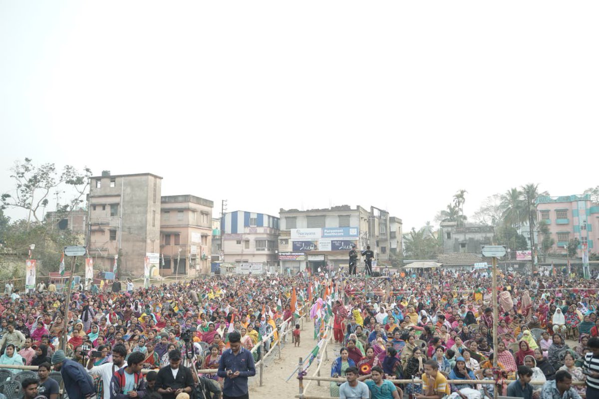 AITCofficial's tweet photo. From Kanthi, Bengal’s voice rang out against the Bangla Birodhi BJP.

People gathered to protest attempts to weaken voter confidence through fear and manipulation.
Kanthi reaffirmed a simple truth: democracy survives on trust, not intimidation. https://t.co/1wmLl8FgUe