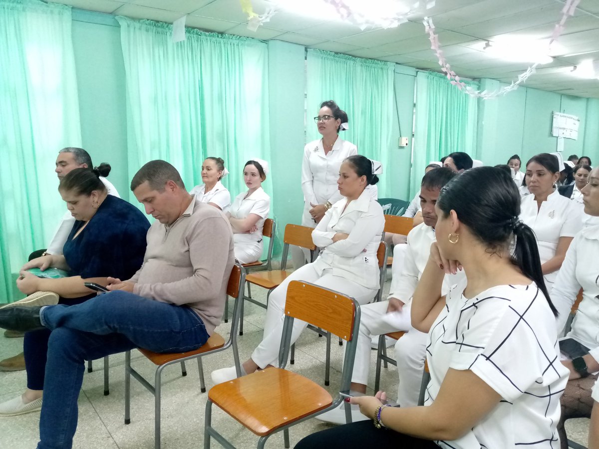 En el contexto del Balance de Enfermería la Lic. Vilma Utria Pena Jefa de Sala de Neonatología expresó sobre los resultados en la retención de Enfermería en el servicio. Éxitos #HospitalGuevara  #CubaVencerá <a href="/MINSAPCuba/">Ministerio de Salud Pública de Cuba</a> <a href="/LorenzoOsbel/">Osbel Lorenzo</a> <a href="/YelenysLasTunas/">Yelenys Tornet Menéndez</a> <a href="/gobiernotunas/">Gobierno Provincial de Las Tunas</a> <a href="/DtorDgsTunas/">Director General de Salud Las Tunas</a>