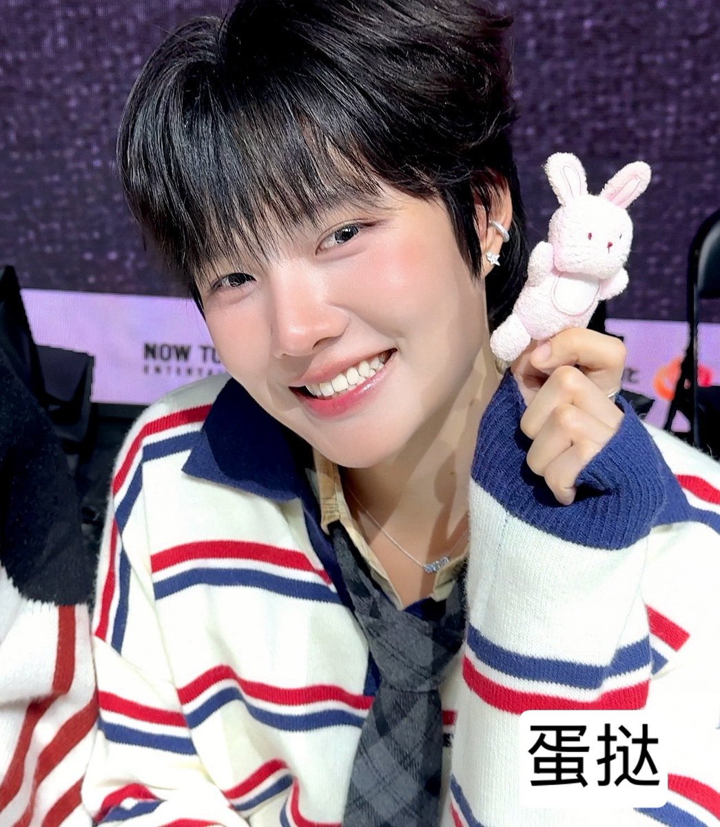 goodnice1010's tweet image. ไหนกระต่ายตัวจริงงง🐰🤏🏻

 #KengNampingHangzhouFansign