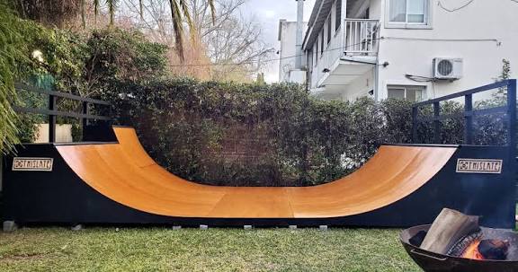 Ser skater es una experiencia. Tu Split se basa en un sube y baja constante