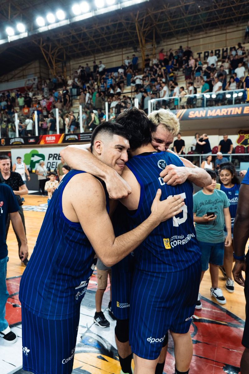 🔵 Racing de Chivilcoy <a href="/racing_chivil/">Racing de Chivilcoy</a> se hizo fuerte en casa: 82-73 a <a href="/OlimpicoLB/">Ciclista Olímpico La Banda</a>.
⚪ <a href="/ClubRegatasCtes/">Club de Regatas Corrientes</a> lo cerró mejor y venció 58-55 a <a href="/BasquetBocaJrs/">Boca Básquet</a>.
📸 Prensa Racing y Regatas