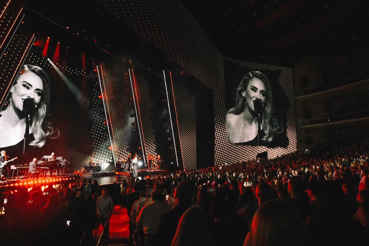 god_adele05's tweet image. Weekends with Adele