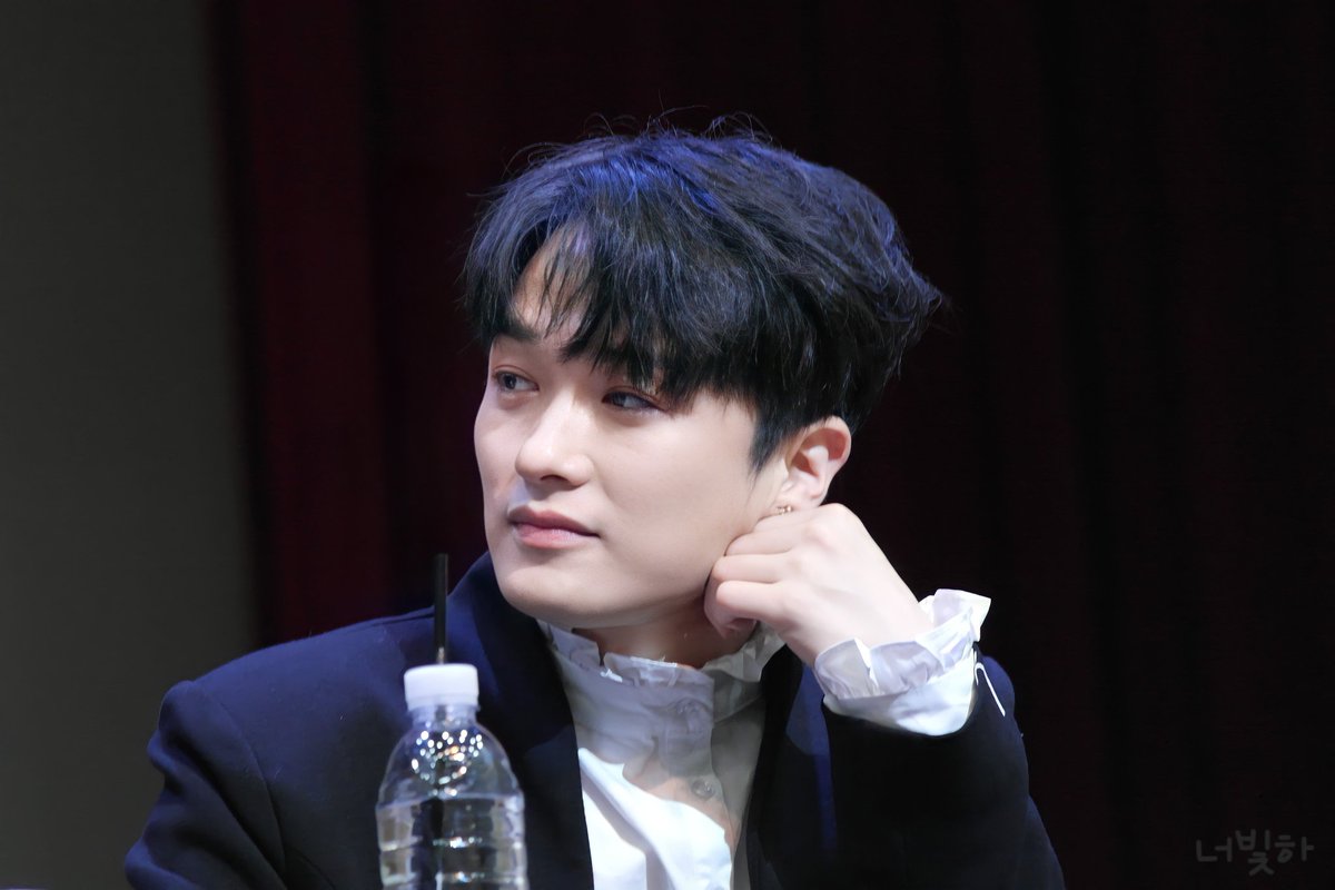 빛이나는 사람
그래서 더 그리운 사람
#김재덕 #jwalk  #sechskies