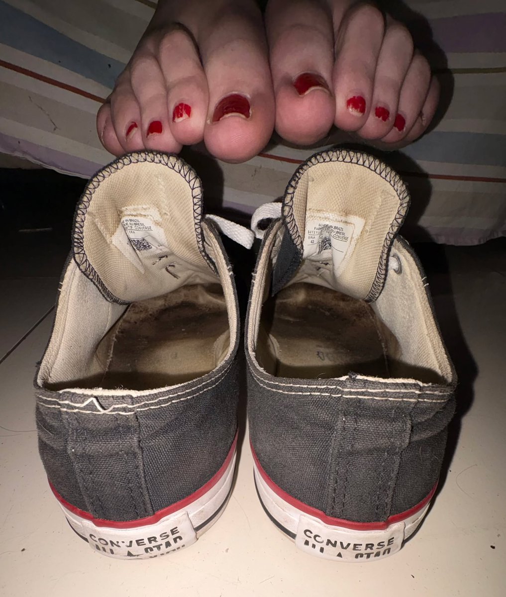 Giantess Elizabeth tweet media