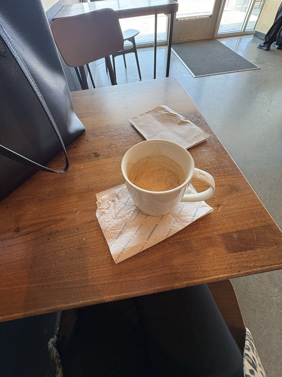 Laurabrun1011 tweet media