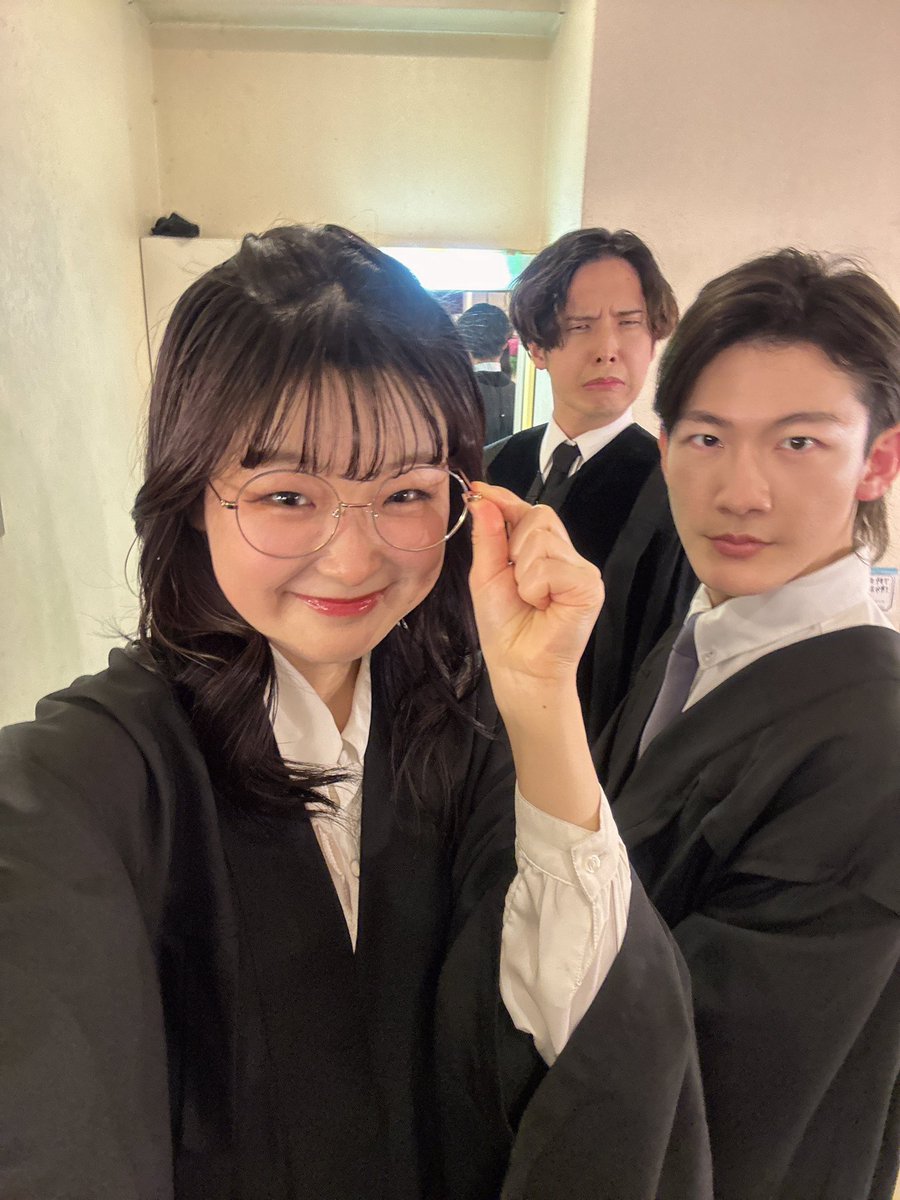 uri_irie's tweet image. #劇団ミュ
#ミュリベ　
#Liebe

いよいよ千秋楽🥹愛と感謝を込めてラスト1回大切に届けます✨💕
♯チームは12:00〜
劇場でお待ちしています😊

⬇️裁判シーンのゆあん＆おりょう❗️👊🏻
今日もたたかうぞぉぉ🔥