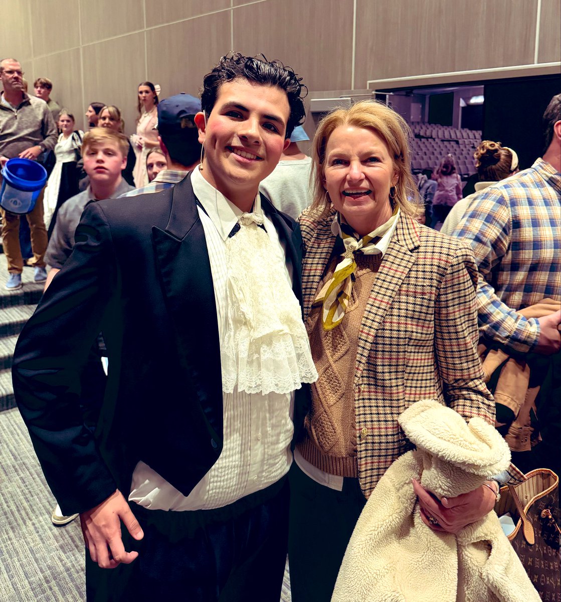 GCarrabineBryan's tweet image. I was at the Royal Ball! 2 Thumbs Up for #BryanHighSchool Fine Arts cast and crew of Cinderella! Thank you, Directors, for making it possible. #wearebryanisd #alwaysreal #offeringmore #cinderella