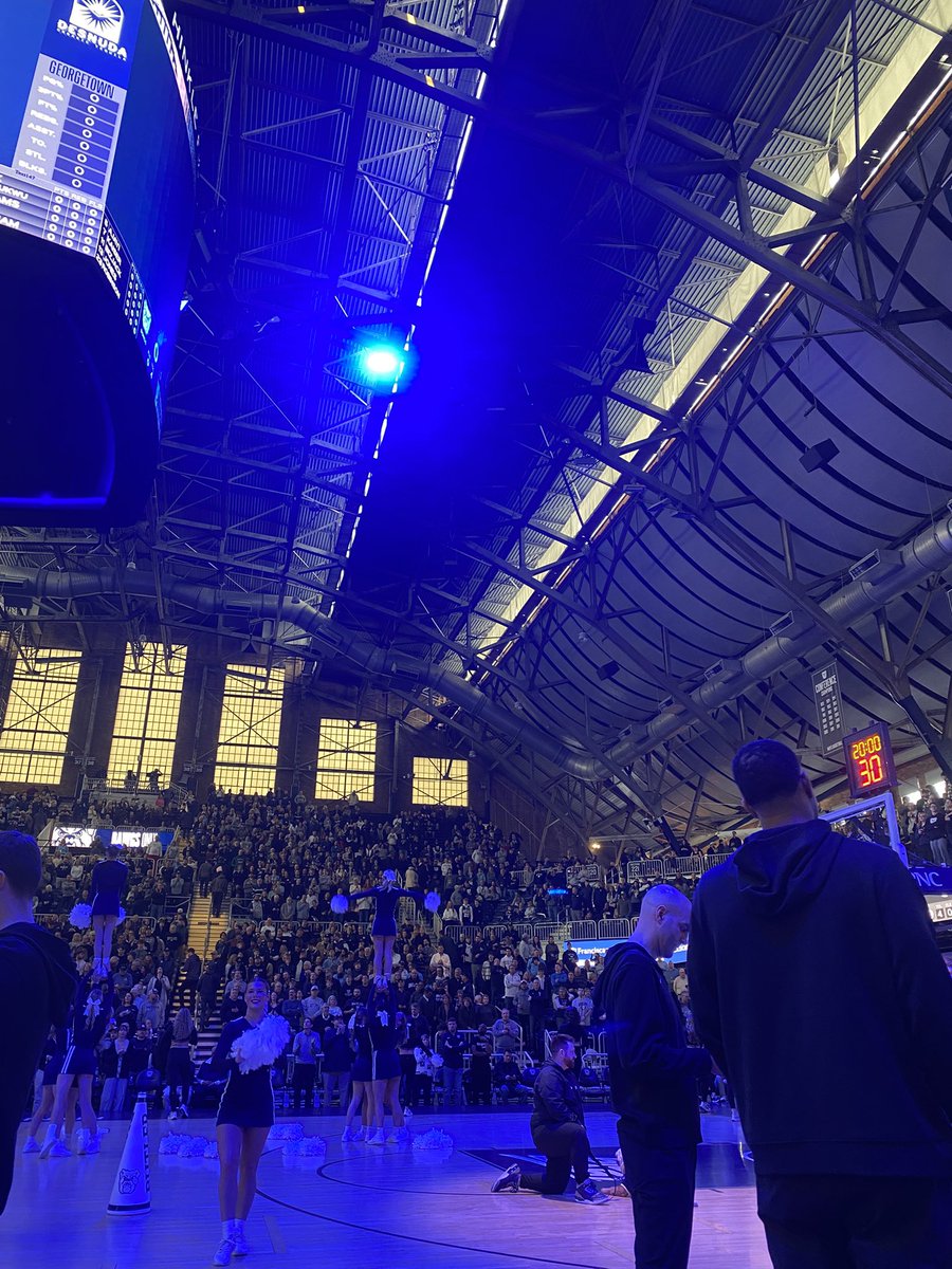 Nothing better than the shiny reflection of the snow coming through the windows at Hinkle on a Saturday afternoon. Let’s Go Dawgs!
