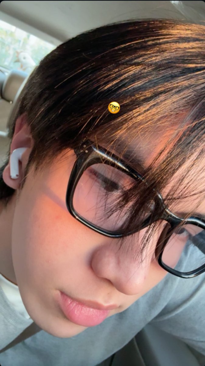 Like father like son👓🦦🦞
#sea_ta_lay #keenkeno