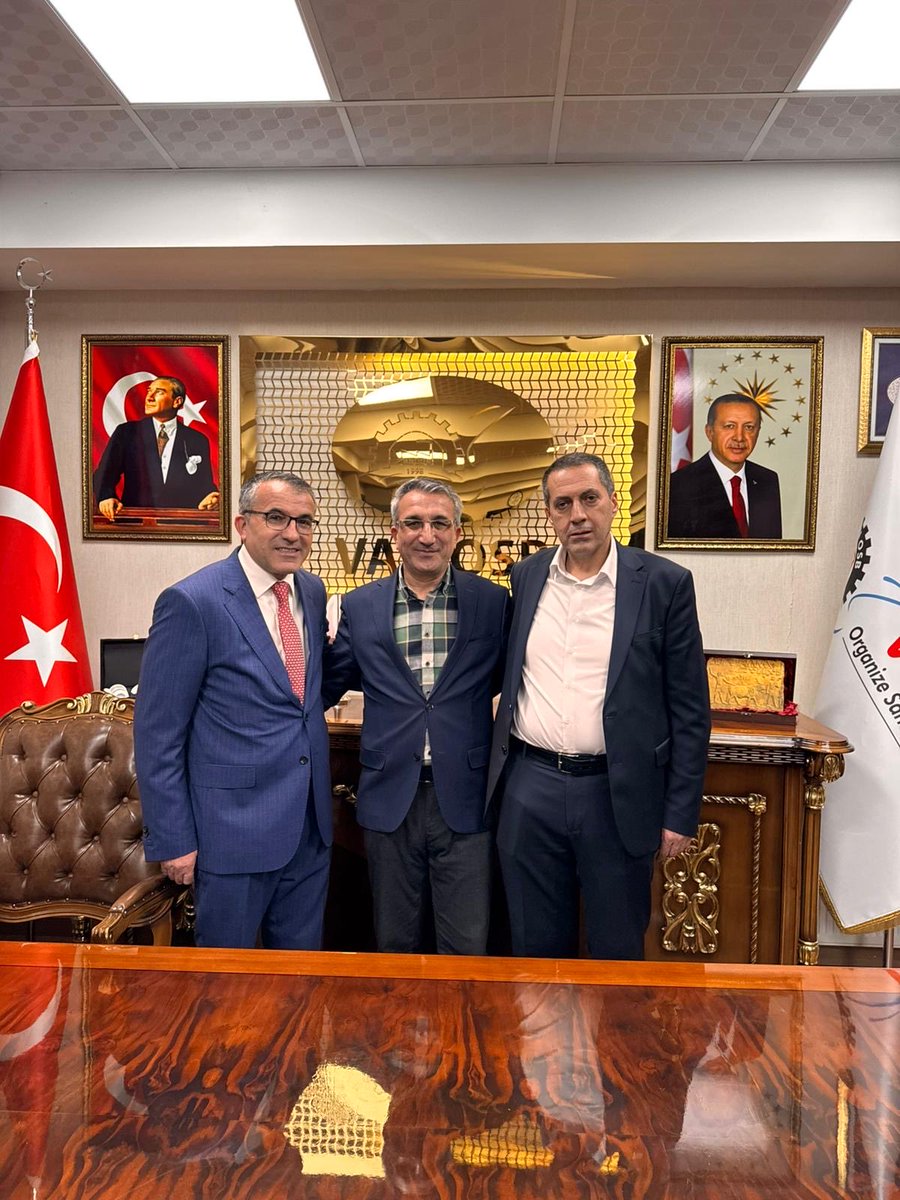 Van OSB başkanlığını kazanarak tekrar güven tazeleyen kıymetli kardeşim Memet Aslan ve yönetimini tebrik ediyor,ilimize güzel hizmetler yapılacağına canı gönülden inanıyorum.