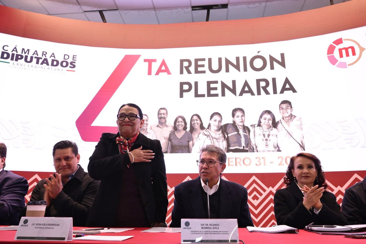 DrFcoCastillo's tweet photo. Dimos la bienvenida en la IV Reunión Plenaria a nuestra paisana y amiga Rosa Icela Rodríguez Velázquez, secretaria de Gobernación.
Un honor fungir nuevamente como moderador en este diálogo entre el Grupo Parlamentario de Morena y la secretaria.

#PorUnSanLuisConBienestar https://t.co/KSeEH8uiXq