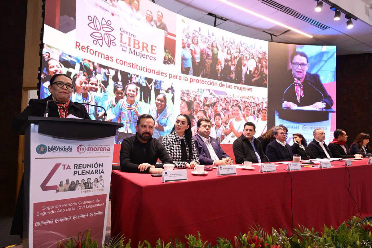 DrFcoCastillo's tweet photo. Dimos la bienvenida en la IV Reunión Plenaria a nuestra paisana y amiga Rosa Icela Rodríguez Velázquez, secretaria de Gobernación.
Un honor fungir nuevamente como moderador en este diálogo entre el Grupo Parlamentario de Morena y la secretaria.

#PorUnSanLuisConBienestar https://t.co/KSeEH8uiXq
