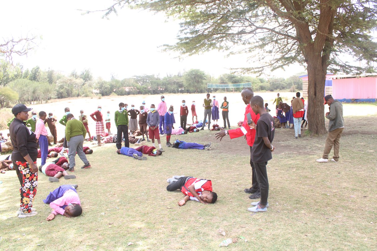 kone_william's tweet photo. Emergency situations are inherently scary to all people of all walks of life. Earlier today 60 KRCS school club members and their patrons were taken through Junior First Aid from 5 schools.
This sensitization was powered by Kenya Red Cross Samburu Branch.
#FirstAidForAll https://t.co/6bBBm465pZ