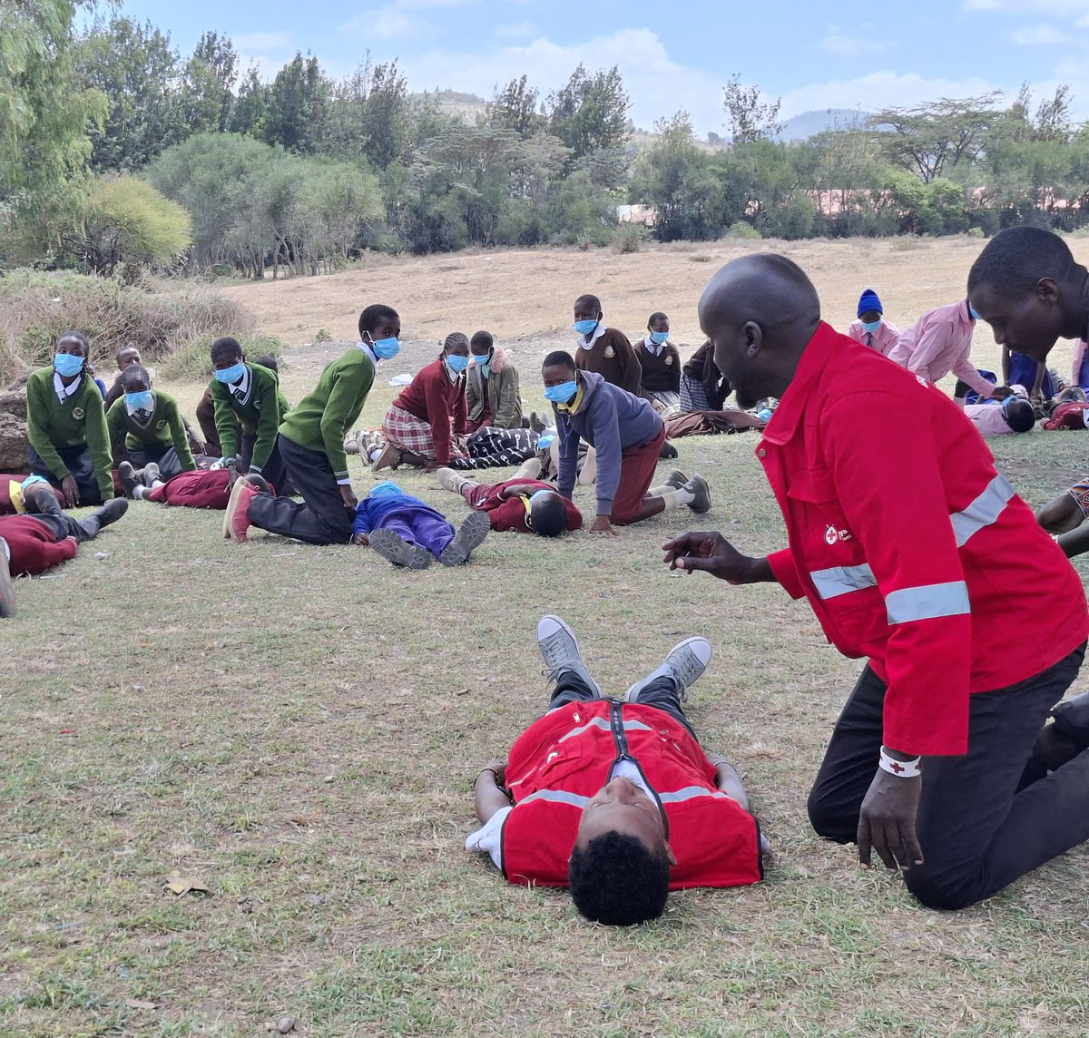 kone_william's tweet photo. Emergency situations are inherently scary to all people of all walks of life. Earlier today 60 KRCS school club members and their patrons were taken through Junior First Aid from 5 schools.
This sensitization was powered by Kenya Red Cross Samburu Branch.
#FirstAidForAll https://t.co/6bBBm465pZ