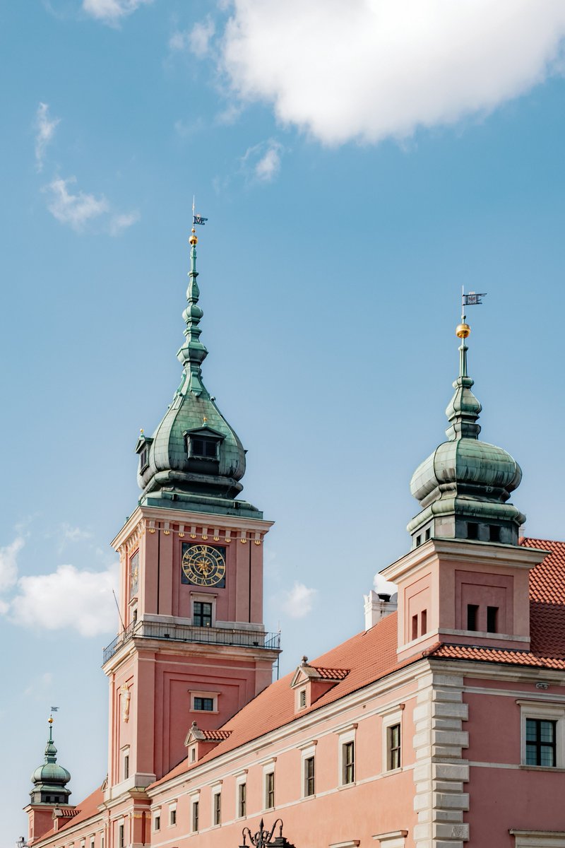 originmagazine's tweet photo. Warsaw through an artist's eye. We love the way creatives see the world in color. On stands now. Where to visit, stay, shop local supporting makers, in our current issue. #warsaw #poland #womenwhotravel #originmagazine https://t.co/wYgFLoa6H3