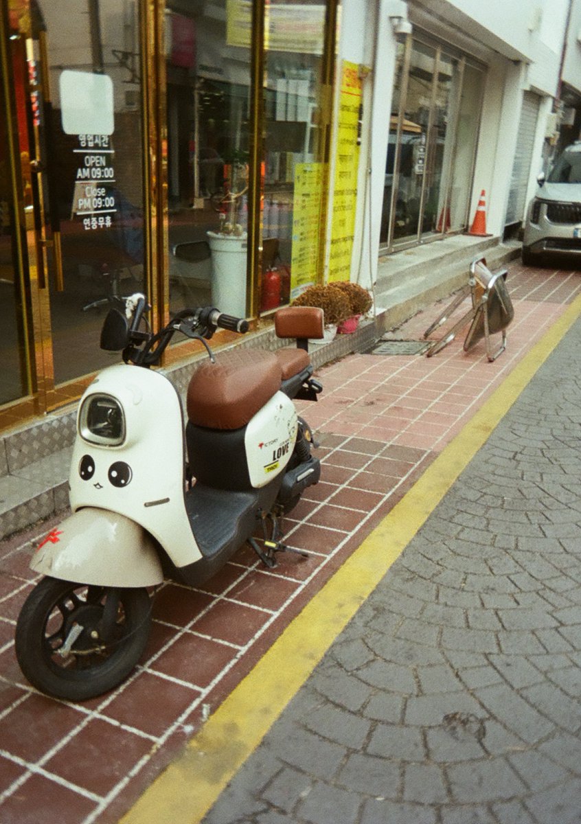 alimorejello's tweet photo. pyeongtaek on film https://t.co/6lMJNkvmsz