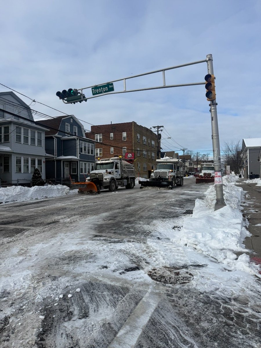 PatersonPD's tweet photo. Snow removal operations are underway throughout the city. Be mindful or no parking signs and street closures. #PPDNextGen https://t.co/4sTvXjMIqX