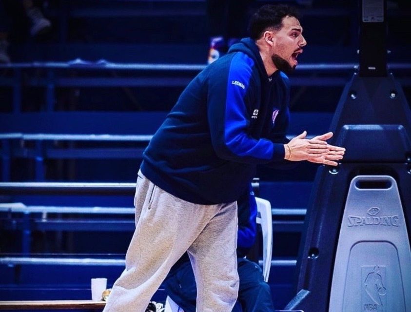 BasquetTotal's tweet photo. #LFBxBT | UN BILLETE A LA ILUSION

25 de Agosto, que tendrá a Fernando Arambillete como entrenador en LFB, confirmó varias renovaciones y tres nuevas jugadoras de cara a esta temporada.

📝 @Cristiaan014

👉 https://t.co/xnlNhggIvh https://t.co/Ry2zhUbz5q