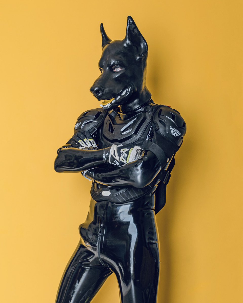 CHOMP. 🔜 Easter Bln tweet media