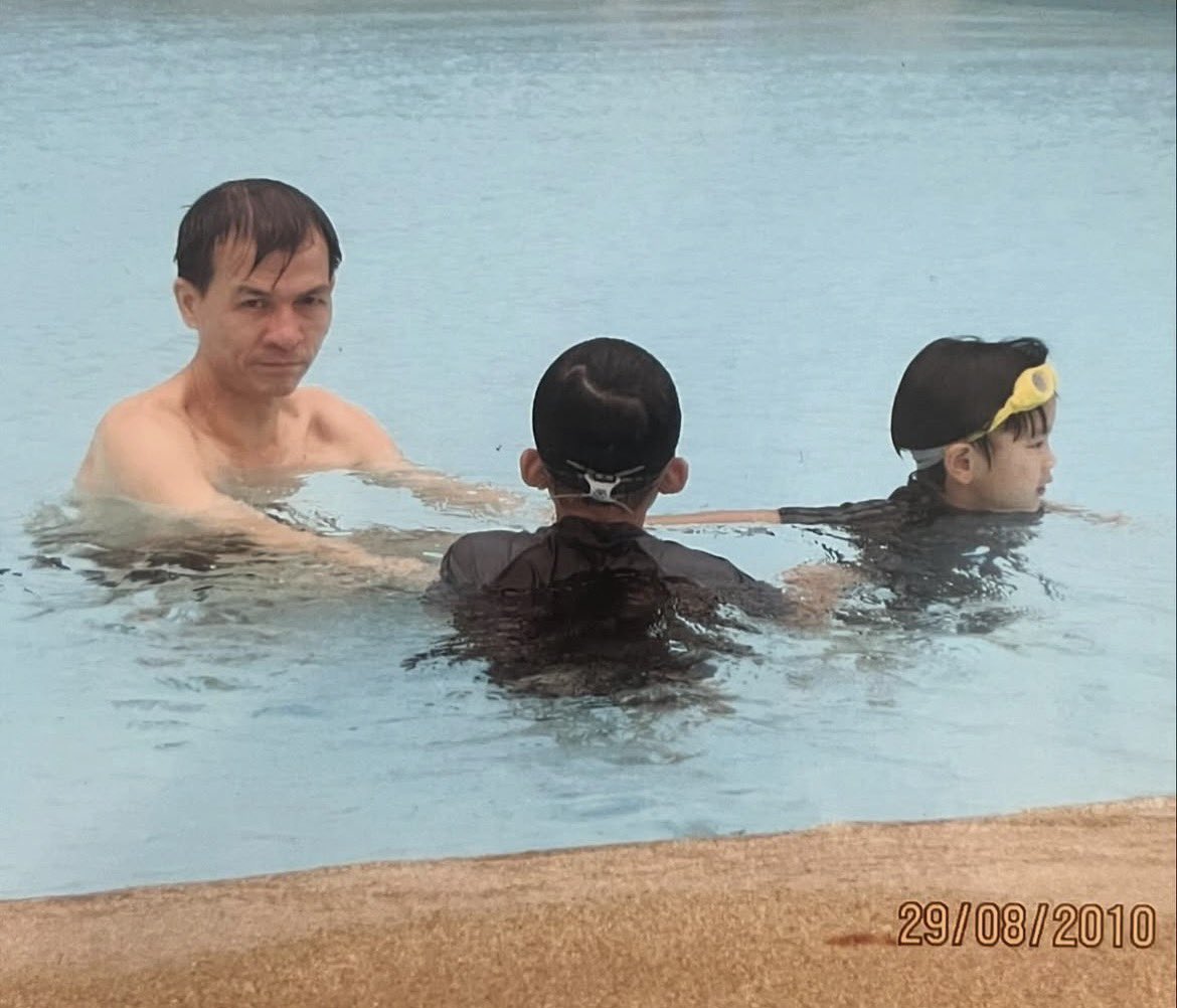 ppnaravit_home's tweet photo. ขอบคุณโลกนี้ที่ทำให้เราได้พบกันเด็กหนุ่มคนนี้เติบโตมาจากความรักของคุณพ่อคุณแม่ครอบครัวและพวกเราเหล่าแฟนคลับ รักปอนด์มาก ๆ น้า 25 ขวบแล้ว ขอให้ปัง ๆ ยิ่งขึ้นเลยนะ ปังให้สมกับชื่อ ”ปังปอนด์“ เล้ยยย

THE GOOD YEAR OF POND

@ppnaravit 
#Happy25thPondDay https://t.co/QTgovFPky7