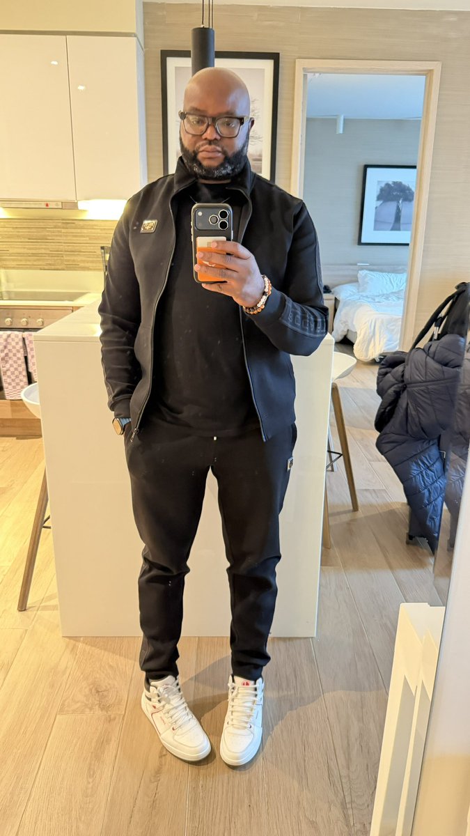 MunaMudenda's tweet image. Bags packed and ready to go to next meeting. Serving the world!