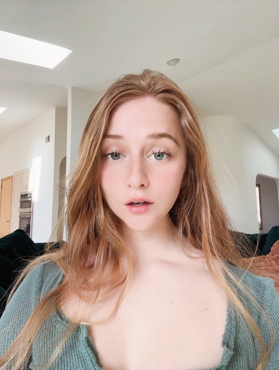 Bella Bumsy tweet media