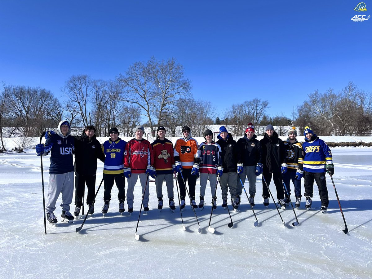 UDHockey's tweet photo. 5ยฐ weather = pond hockey๐ฅถ
๐๐#UDMIH #UDpride #GoHens https://t.co/JLUTrtzHoN