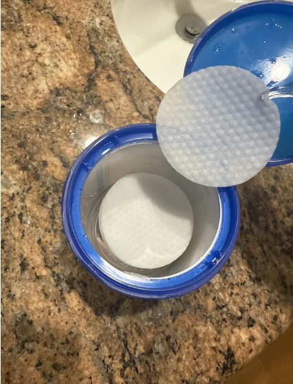 ItalyEstes's tweet photo. Amazon's #1 best-seller in Facial Toners! 🔥
Medicube Zero Pore Pad Mild 2.0 – gentle PHA for sensitive skin, shrinks pores, clears blackheads, hydrates + soothes. Lavender calm! 💙
Link: https://t.co/GBffSFjilY
Trying? 👇
#KoreanSkincare #Medicube #ZeroPorePad #GentleExfoliation https://t.co/TYZxSLonEH