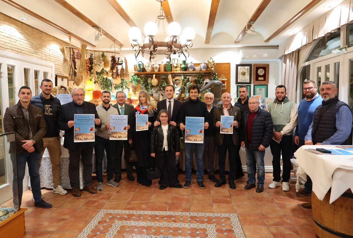 En la noche de ayer se presentó el 1er Taller para Aficionados Prácticos en Vera.
Te ofrecemos una experiencia única.
En un fin de semana intenso podrás aprender, practicar el toreo.
Y sentir las embestidas de una becerra.
☎️
619712807/629888291