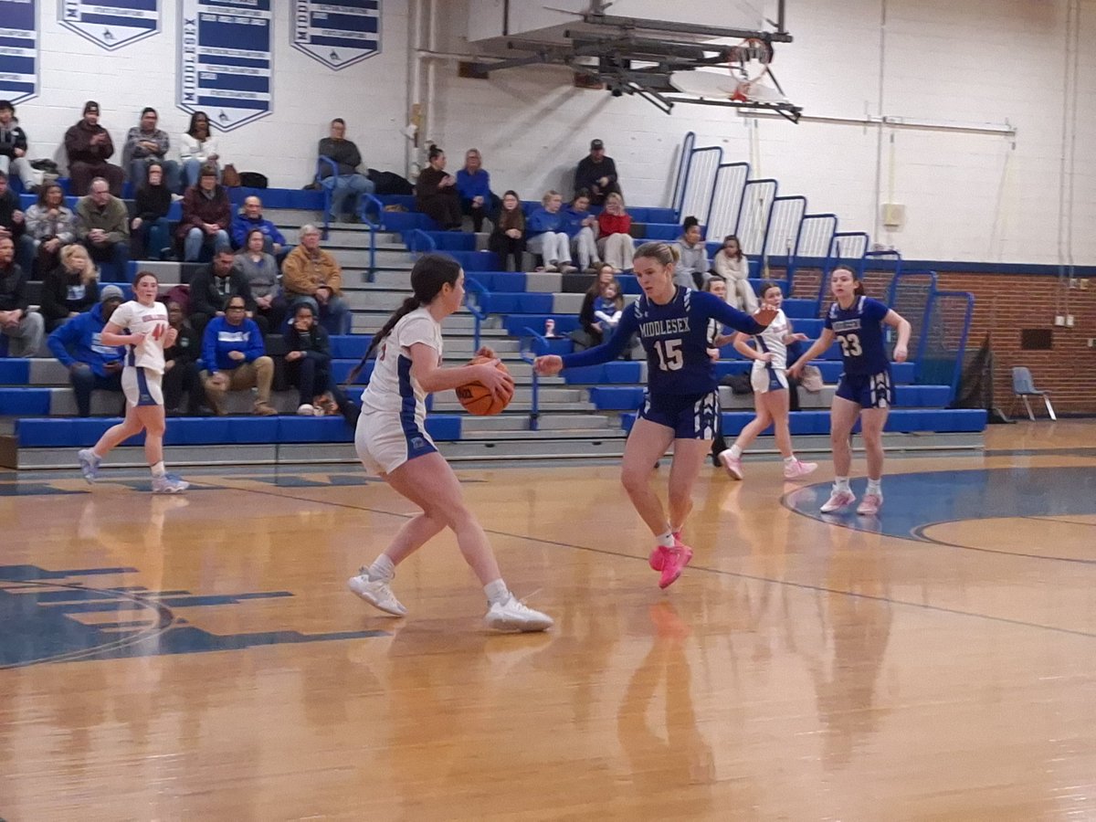 CJSportsRadio's tweet image. HALFTIME: @GoJaysAthletics trails #Dayton 18-17 in a tight game!  Listen to the second half next on cjsportsradio.com! #NJHoops @GMConferenceNJ