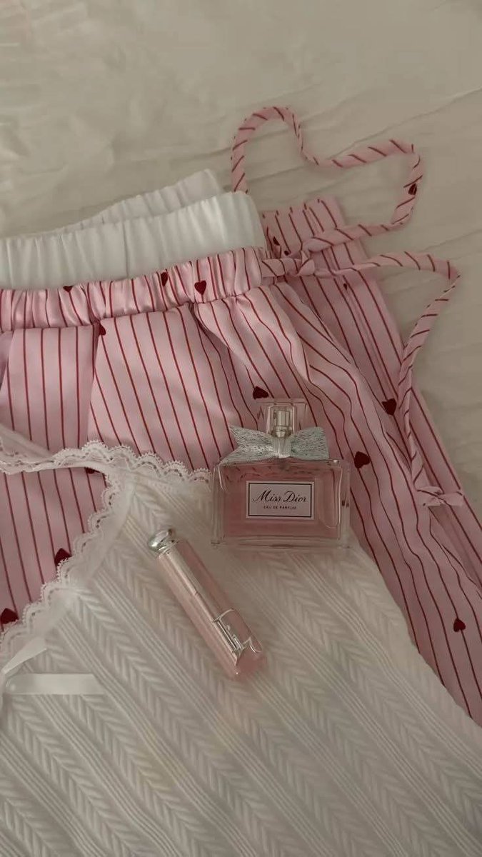 Beauty ✨ (@outfit_luxy) on Twitter photo 