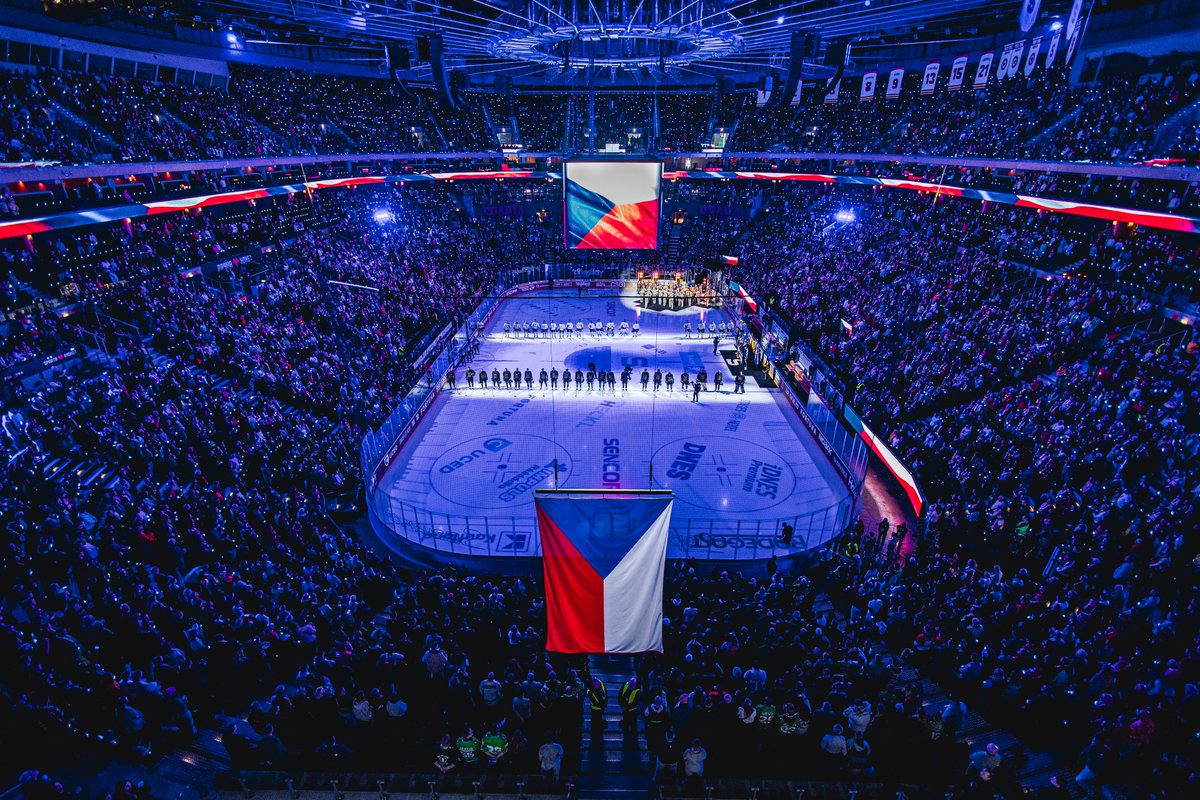 HCSpartaPraha's tweet photo. 🤝 Téměř padesát zástupců hokejových klubů napříč Evropou dorazilo do Prahy na unikátní "Den inspirace", aby se na vlastní oči přesvědčilo, jak Sparta propojuje hokej, moderní fanouškovský zážitek a byznys. Výsledkem byl den intenzivního sdílení know-how a večer na utkání projektu Sparta vzdává hold, který hosté označovali za mimořádně inspirativní.
ℹ️ Více informací: https://t.co/qbkkWE8rKp
@EHCAlliance