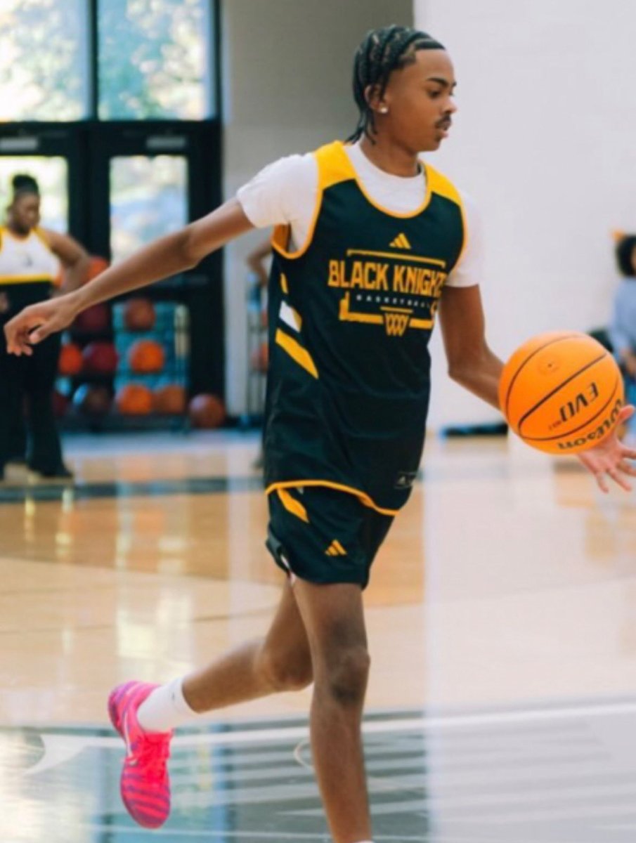 Underrated tweet media