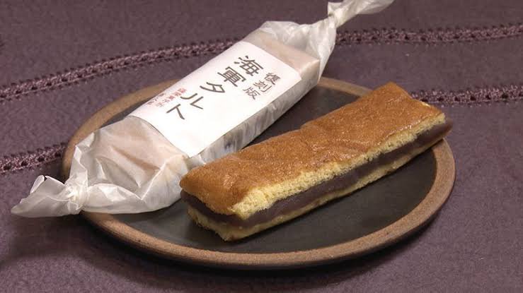 k6kd9d's tweet image. 鹿児島で180年続く老舗和菓子店が、コロナ禍の社会保険料や税負担により廃業を検討中との事。「海軍タルト」で知られ、神風特別攻撃隊の方々が出撃前に食したとも言われる歴史ある味です。この伝統を絶やさぬよう、余裕のある方はぜひ食べて応援をお願いします。 #鹿児島 #海軍タルト